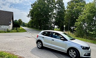 Von der Delbrücker Straße führen der Grüne Weg (hier links) und der Bruchweg ab. Der Kreisel soll eine sichere Kreuzung schaffen. - Jens Reddeker Von der Delbrücker Straße führen der Grüne Weg (hier links) und der Bruchweg ab. Der Kreisel soll eine sichere Kreuzung schaffen. - Jens Reddeker