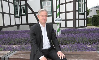 Schon seit 19 Jahren ist Michael Berens Bürgermeister der Sennegemeinde Hövelhof. - Uwe Müller Schon seit 19 Jahren ist Michael Berens Bürgermeister der Sennegemeinde Hövelhof. - Uwe Müller