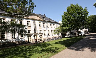 Am Gymnasium in Schloß Neuhaus müssen sieben Lehrer in Quarantäne. - Jens Reddecker Am Gymnasium in Schloß Neuhaus müssen sieben Lehrer in Quarantäne. - Jens Reddecker