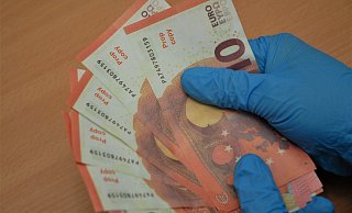 An dem roten Aufdruck "Prop Copy" sind die Fälschungen zu erkennen. - Polizei Höxter An dem roten Aufdruck "Prop Copy" sind die Fälschungen zu erkennen. - Polizei Höxter
