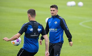 Marcel Mehlem (r.) stand zuletzt nicht mehr im 20er-Kader der Profis. Dem SCP-Mittelfeldspieler wurde signalisiert, dass er sich einen neuen Verein suchen kann. - Oliver Krato Marcel Mehlem (r.) stand zuletzt nicht mehr im 20er-Kader der Profis. Dem SCP-Mittelfeldspieler wurde signalisiert, dass er sich einen neuen Verein suchen kann. - Oliver Krato