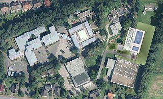 Hier könnte gebaut werden: Rechts ist oberhalb der Dreifachhalle das neue Hallenbad eingezeichnet. Kleinspielfeld und Soccerplatz müssten weichen. - Constrata Hier könnte gebaut werden: Rechts ist oberhalb der Dreifachhalle das neue Hallenbad eingezeichnet. Kleinspielfeld und Soccerplatz müssten weichen. - Constrata