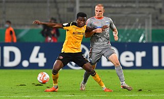 SCP-Stürmer Sven Michel (r.), hier im Duell gegen Dresdens Michael Akoto, traf im Pokalspiel zum zwischenzeitlichen 1:1 und erzielte in den vergangenen vier Pflichtspielen stets ein Tor. - imago images/Hentschel SCP-Stürmer Sven Michel (r.), hier im Duell gegen Dresdens Michael Akoto, traf im Pokalspiel zum zwischenzeitlichen 1:1 und erzielte in den vergangenen vier Pflichtspielen stets ein Tor. - imago images/Hentschel
