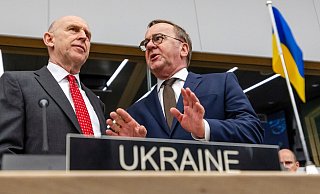Deutschland und Großbritannien leiteten das Treffen der Kontaktgruppe. - Geert Vanden Wijngaert/AP/dpa Deutschland und Großbritannien leiteten das Treffen der Kontaktgruppe. - Geert Vanden Wijngaert/AP/dpa