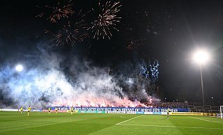 Arminia Bielefelds Anhänger machten in Dormund von Beginn an auf sich aufmerksam. - Teresa Kroeger Arminia Bielefelds Anhänger machten in Dormund von Beginn an auf sich aufmerksam. - Teresa Kroeger