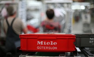 Das Unternehmen Miele in Gütersloh reagiert mit einer neuen Produktidee auf die Pandemie. - picture alliance / dpa Das Unternehmen Miele in Gütersloh reagiert mit einer neuen Produktidee auf die Pandemie. - picture alliance / dpa