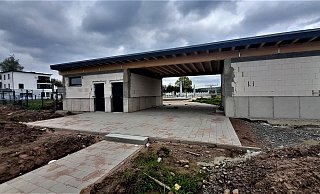 Der neue Eingangsbereich zum Freibad im Brückfeld in Höxter. Im Juni wird der neue Kassenautomat geliefert und installiert. - Simone Flörke Der neue Eingangsbereich zum Freibad im Brückfeld in Höxter. Im Juni wird der neue Kassenautomat geliefert und installiert. - Simone Flörke