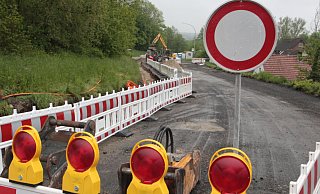 Bereits seit dem Mai 2023 wird die Borchener Ortsdurchfahrt in mehreren Teilabschnitten grundlegend saniert. - Uwe Müller Bereits seit dem Mai 2023 wird die Borchener Ortsdurchfahrt in mehreren Teilabschnitten grundlegend saniert. - Uwe Müller