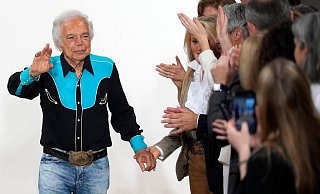 Designer Ralph Lauren wird 85 Jahre alt. (Archivbild) - Charles Sykes/Invision via AP/dpa Designer Ralph Lauren wird 85 Jahre alt. (Archivbild) - Charles Sykes/Invision via AP/dpa