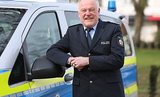 Andreas Jürgensmeyer verabschiedet sich nach 46 Jahren aus dem Polizeidienst. Die Kurstadt-Wache sieht er als Rosine auf der Torte - grade weil sich das Nachtleben verändert hat. - Nicole Sielermann Andreas Jürgensmeyer verabschiedet sich nach 46 Jahren aus dem Polizeidienst. Die Kurstadt-Wache sieht er als Rosine auf der Torte - grade weil sich das Nachtleben verändert hat. - Nicole Sielermann