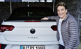 Die Bielefelderin Renate S. ist gerne mit ihrem weißen T-Roc unterwegs. Sie bekommt seit Sommer Knöllchen für Verkehrsvergehen, die sie definitiv nicht begangen hat. - Peter Unger Die Bielefelderin Renate S. ist gerne mit ihrem weißen T-Roc unterwegs. Sie bekommt seit Sommer Knöllchen für Verkehrsvergehen, die sie definitiv nicht begangen hat. - Peter Unger