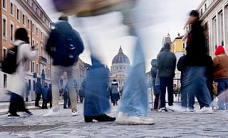 Mehr als 30 Millionen Besucher und Pilger werden für das Heilige Jahr 2025, auch Jubeljahr genannt, in der Ewigen Stadt erwartet. - Gregorio Borgia/AP/dpa Mehr als 30 Millionen Besucher und Pilger werden für das Heilige Jahr 2025, auch Jubeljahr genannt, in der Ewigen Stadt erwartet. - Gregorio Borgia/AP/dpa
