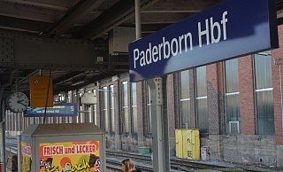 Der Mann stand am Gleis des Paderborner Hauptbahnhof. - Archivfoto: Dietmar Gröbing Der Mann stand am Gleis des Paderborner Hauptbahnhof. - Archivfoto: Dietmar Gröbing