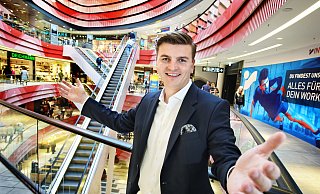 Sein Loom: Michael Latz ist Center-Manager. Er ist sehr zufrieden, wie es in Bielefeld läuft – obwohl es Fluktuation gibt. - Barbara Franke Sein Loom: Michael Latz ist Center-Manager. Er ist sehr zufrieden, wie es in Bielefeld läuft – obwohl es Fluktuation gibt. - Barbara Franke