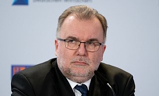 Als Ergebnis der wirtschaftspolitischen Versäumnisse sieht Siegfried Russwurm ein deutlich verlangsamtes Wachstum. - Sven Hoppe/dpa Als Ergebnis der wirtschaftspolitischen Versäumnisse sieht Siegfried Russwurm ein deutlich verlangsamtes Wachstum. - Sven Hoppe/dpa