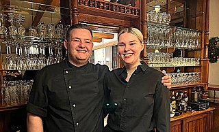 Maurice Jürgenschellert (23) und seine Verlobte Laura Friedrichs (22) möchten das Kösters in Stukenbrock neu beleben. - Karin Prignitz Maurice Jürgenschellert (23) und seine Verlobte Laura Friedrichs (22) möchten das Kösters in Stukenbrock neu beleben. - Karin Prignitz