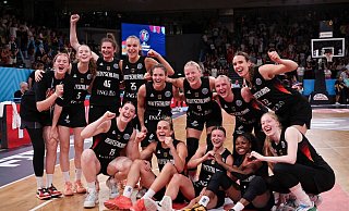 Deutschlands Basketballerinnen freuen sich auf die K.o.-Runde in Piräus. - Christian Charisius/dpa Deutschlands Basketballerinnen freuen sich auf die K.o.-Runde in Piräus. - Christian Charisius/dpa