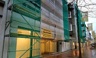 Das Haus an der Berliner Straße 60 erhält aktuell einen neuen Anstrich. Bald zieht dann Peacock ins Untergeschoss. - Andreas Frücht Das Haus an der Berliner Straße 60 erhält aktuell einen neuen Anstrich. Bald zieht dann Peacock ins Untergeschoss. - Andreas Frücht