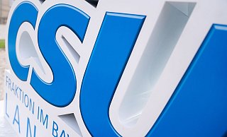Am Freitag trifft sich die CSU zum Parteitag in Augsburg. - Nicolas Armer/dpa Am Freitag trifft sich die CSU zum Parteitag in Augsburg. - Nicolas Armer/dpa