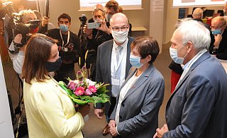 Die künftige Landrätin Anna Bölling (l.) wurde von Kreisdirektorin Cornelia Schöder und den Dezernenten Hans-Joerg Deichholz und Lutz Freiberg in der Kreisverwaltung Minden-Lübbecke willkommen geheißen. - Joern Spreen-Ledebur Die künftige Landrätin Anna Bölling (l.) wurde von Kreisdirektorin Cornelia Schöder und den Dezernenten Hans-Joerg Deichholz und Lutz Freiberg in der Kreisverwaltung Minden-Lübbecke willkommen geheißen. - Joern Spreen-Ledebur