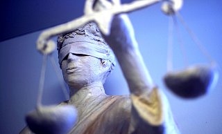 Die Angeklagten sind seit mehr 30 Jahren Geschäftsführer mehrerer Fitness-Center in Halle und Umgebung. - picture alliance / dpa Die Angeklagten sind seit mehr 30 Jahren Geschäftsführer mehrerer Fitness-Center in Halle und Umgebung. - picture alliance / dpa