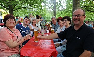 Für die Familien Bartsch und Beck ist der Bierboulevard jedes Jahr ein Muss. - Anthea Moschner Für die Familien Bartsch und Beck ist der Bierboulevard jedes Jahr ein Muss. - Anthea Moschner