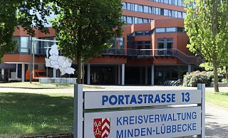 Für die Kreisverwaltung in Minden wird ein neuer Landrat gesucht bzw. eine neue Landrätin. - Dorothee Meinhardt Für die Kreisverwaltung in Minden wird ein neuer Landrat gesucht bzw. eine neue Landrätin. - Dorothee Meinhardt