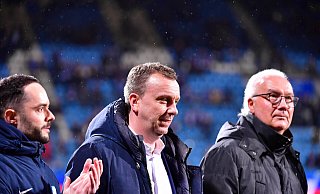 Arminia Bielefeld ist bei der Wahl des neuen Geschäftsführers, hier in der Mitte, offenbar im Ruhrgebiet fündig geworden. - imago images/Revierfoto Arminia Bielefeld ist bei der Wahl des neuen Geschäftsführers, hier in der Mitte, offenbar im Ruhrgebiet fündig geworden. - imago images/Revierfoto
