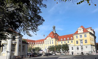 Der Rathausplatz soll umgestaltet werden - doch wie? Dazu gibt es jetzt eine Antwort. - (Archivbild): Frank-Michael Kiel-Steinkamp Der Rathausplatz soll umgestaltet werden - doch wie? Dazu gibt es jetzt eine Antwort. - (Archivbild): Frank-Michael Kiel-Steinkamp