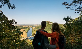 Die neue Freizeitbroschüre lädt dazu ein, die Wanderwege im Kreis zu erkunden. - Kreis Minden-Lübbecke/Teutoburger Wald Tourismus Die neue Freizeitbroschüre lädt dazu ein, die Wanderwege im Kreis zu erkunden. - Kreis Minden-Lübbecke/Teutoburger Wald Tourismus