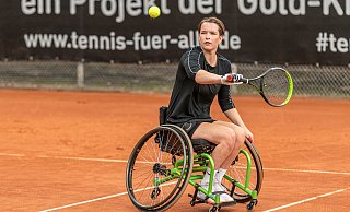 Britta Wend kämpft sich als Rollstuhltennis-Spielerin langsam aber sicher in die nationale Elite. - Stefan Brendahl Britta Wend kämpft sich als Rollstuhltennis-Spielerin langsam aber sicher in die nationale Elite. - Stefan Brendahl