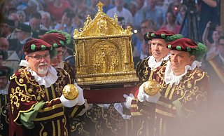 Der Schrein mit den Reliquien des heiligen Liborius wird zwar aus der Krypta in den Hochchor des Doms überführt. Allerdings werden ihn dort während der Gottesdienste nur jeweils 132 Besucher sehen können. - Andreas Zobe Der Schrein mit den Reliquien des heiligen Liborius wird zwar aus der Krypta in den Hochchor des Doms überführt. Allerdings werden ihn dort während der Gottesdienste nur jeweils 132 Besucher sehen können. - Andreas Zobe