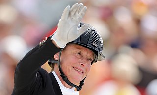 Isabell Werth und Wendy bleiben bei ihrem ersten Hallenturnier nach den Olympischen Spielen von Paris ungeschlagen. - Rolf Vennenbernd/dpa Isabell Werth und Wendy bleiben bei ihrem ersten Hallenturnier nach den Olympischen Spielen von Paris ungeschlagen. - Rolf Vennenbernd/dpa