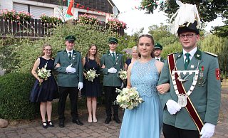 Lukas Wübbeke und Julia Glunz sind das Königspaar der St. Josef Schützenbruderschaft Kühlsen. - Burkhard Battran Lukas Wübbeke und Julia Glunz sind das Königspaar der St. Josef Schützenbruderschaft Kühlsen. - Burkhard Battran