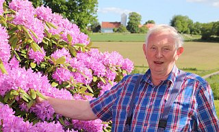Rentner Albert Scholle hat seine Gärten naturnah gestaltet. - Alexander Graßhoff Rentner Albert Scholle hat seine Gärten naturnah gestaltet. - Alexander Graßhoff
