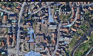 Hier wird deutlich, wie die Wassermassen bei einem Starkregenereignis in der Engeraner Innenstadt fließen und wo sie sich sammeln. Auf dem Barmeierplatz und an der Bachstaße heißt es "Land unter". Und selbst nahe des Eingangs der Stiftskirche bildet sich ein Tümpel. - geoportal.kreis-herford.de Hier wird deutlich, wie die Wassermassen bei einem Starkregenereignis in der Engeraner Innenstadt fließen und wo sie sich sammeln. Auf dem Barmeierplatz und an der Bachstaße heißt es "Land unter". Und selbst nahe des Eingangs der Stiftskirche bildet sich ein Tümpel. - geoportal.kreis-herford.de