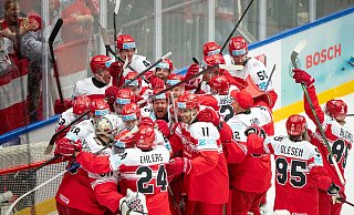 Dänemark gelingt mit dem 2:1 gegen Kanada eine der größten WM-Sensationen überhaupt. - Bo Amstrup/Ritzau Scanpix Foto/AP/dpa Dänemark gelingt mit dem 2:1 gegen Kanada eine der größten WM-Sensationen überhaupt. - Bo Amstrup/Ritzau Scanpix Foto/AP/dpa
