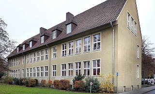 Die Außenstelle des Friedrich-List-Berufskollegs an der Ravensberger Straße ist abgängig. An ihrer Stelle könnte dort innenstadtnah neuer Wohnraum entstehen. - FRANK-MICHAEL KIEL-STEINKAMP Die Außenstelle des Friedrich-List-Berufskollegs an der Ravensberger Straße ist abgängig. An ihrer Stelle könnte dort innenstadtnah neuer Wohnraum entstehen. - FRANK-MICHAEL KIEL-STEINKAMP