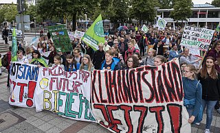 Zum Rathausvorplatz werden die Teilnehmer ziehen. - Jörg Dieckmann Zum Rathausvorplatz werden die Teilnehmer ziehen. - Jörg Dieckmann