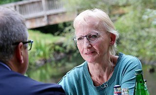 Birgit Niemann-Hollatz wählte den Weberei-Biergarten an der Dalke als Treffpunkt fürs Interview. - Patrick Menzel Birgit Niemann-Hollatz wählte den Weberei-Biergarten an der Dalke als Treffpunkt fürs Interview. - Patrick Menzel
