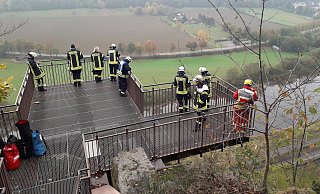 Rund 100 Einsatzkräfte waren bei der Bergung an den Hannoverschen Klippen, nahe des Skywalks, im Einsatz. - Torsten Wegener Rund 100 Einsatzkräfte waren bei der Bergung an den Hannoverschen Klippen, nahe des Skywalks, im Einsatz. - Torsten Wegener