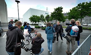 In den Fokus des deutschlandweiten Medieninteresses ist der Schlachtkonzern Tönnies geraten. Durch Hunderte Corona-Infizierte im Betrieb müssen die Menschen im Kreis Gütersloh erneut Einschränkungen erdulden. - Andreas Frücht In den Fokus des deutschlandweiten Medieninteresses ist der Schlachtkonzern Tönnies geraten. Durch Hunderte Corona-Infizierte im Betrieb müssen die Menschen im Kreis Gütersloh erneut Einschränkungen erdulden. - Andreas Frücht