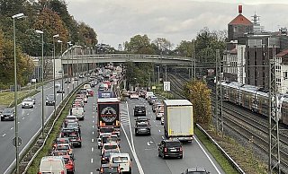 Auf dem Bielefelder OWD knubbelt sich der Verkehr besonders zu Stoßzeiten. - Archiv: Peter Unger Auf dem Bielefelder OWD knubbelt sich der Verkehr besonders zu Stoßzeiten. - Archiv: Peter Unger