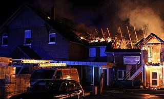 In Minden ist eine Dachdeckerei den Flammen zum Opfer gefallen. - Christian Bendig In Minden ist eine Dachdeckerei den Flammen zum Opfer gefallen. - Christian Bendig