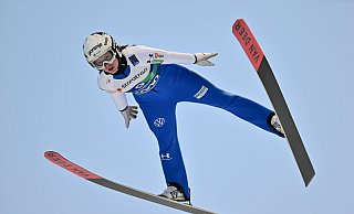 Springt bei der WM: Tina Erzar. - Hendrik Schmidt/dpa Springt bei der WM: Tina Erzar. - Hendrik Schmidt/dpa