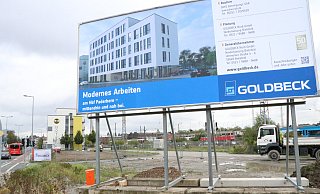 Mit dem Neubau wird die Lücke an der Bahnhofstraße verkleinert. - Holger Kosbab Mit dem Neubau wird die Lücke an der Bahnhofstraße verkleinert. - Holger Kosbab