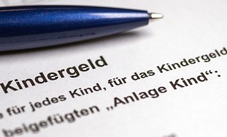 Das Kindergeld soll angehoben werden. - Jens Büttner/ZB/dpa Das Kindergeld soll angehoben werden. - Jens Büttner/ZB/dpa