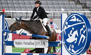 Fünfkämpferin Annika Zillekens - früher Schleu - verzweifelt bei Olympia in Tokio. - Marijan Murat/dpa Fünfkämpferin Annika Zillekens - früher Schleu - verzweifelt bei Olympia in Tokio. - Marijan Murat/dpa