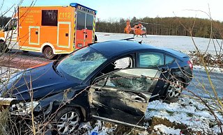 Der Citroen rutschte in den Graben und überschlug sich. - Dieter Scholz Der Citroen rutschte in den Graben und überschlug sich. - Dieter Scholz