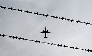 Sachsens Ministerpräsident Michael Kretschmer fordert Abschiebungen mehrfach straffälliger Migranten mit Vollendung des 18. Lebensjahres auch ohne neuerliche Straftat. - Julian Stratenschulte/dpa Sachsens Ministerpräsident Michael Kretschmer fordert Abschiebungen mehrfach straffälliger Migranten mit Vollendung des 18. Lebensjahres auch ohne neuerliche Straftat. - Julian Stratenschulte/dpa